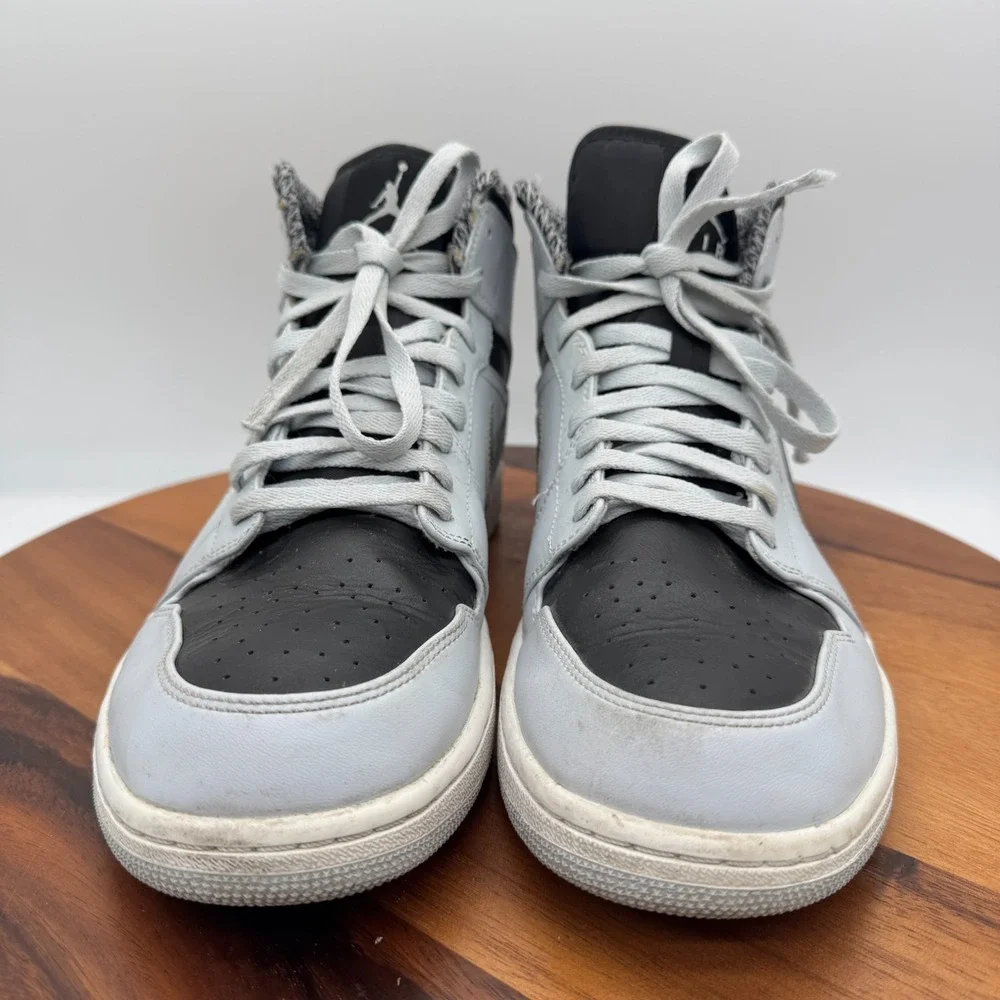 Air Jordan 1 Retro Mid Shoe Mens Size 13 Platinum Athletic Sneakers 554724-032